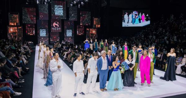 Mr Crazy & Lady Sexy gây ấn tượng mạnh tại Tuần lễ Thời trang Quốc tế Việt Nam 2020