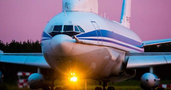 Kẻ trộm đột nhập máy bay chở tổng thống Nga Putin