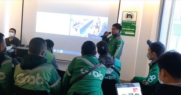 Grab khẳng định tài xế chỉ bị ảnh hưởng 1%-2% sau khi tăng cước và chiết khẩu