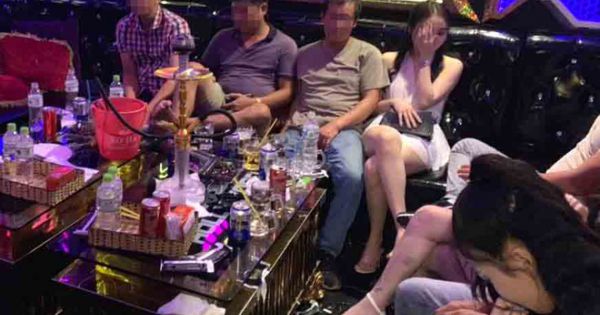 Hàng chục nam nữ phê ma túy trong phòng thu âm không phép ở TP. HCM