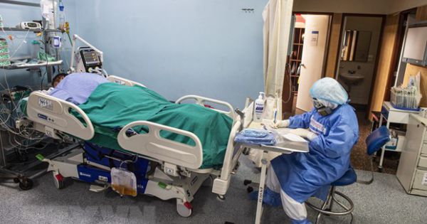 Argentina đưa máy bay tới Nga tiếp nhận lô vắcxin Sputnik V đầu tiên