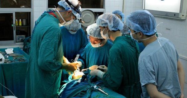 TP. HCM: Bệnh viện Trưng Vương phát hiện hơn 3.000 ca phẫu thuật thẩm mỹ thực hiện “chui”