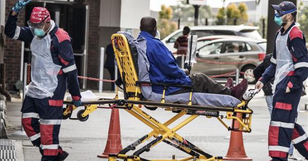 Nam Phi tái phong tỏa toàn quốc