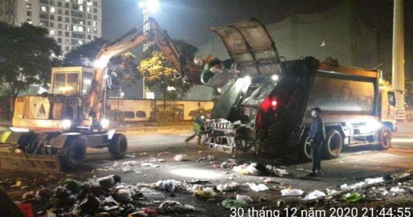 Hà Nội: Di chuyển khoảng 150 tấn rác tồn đọng tại địa bàn quận Nam Từ Liêm
