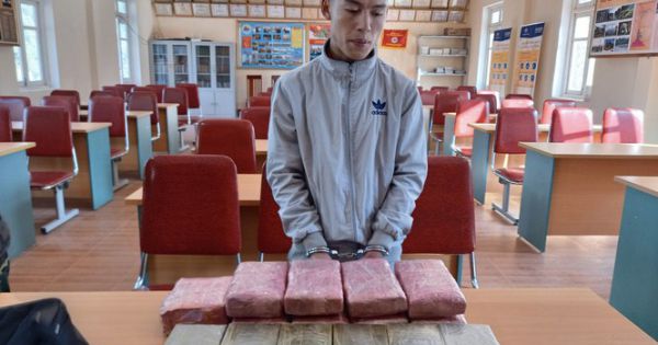 Nghệ An: Bắt ba đối tượng vận chuyển số lượng ma túy khủng