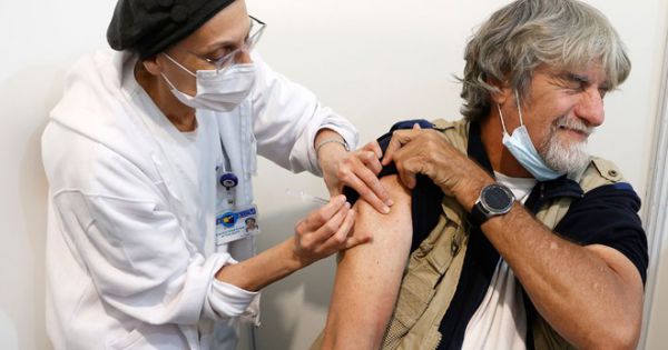 WHO chứng nhận vắc xin Covid-19 đầu tiên