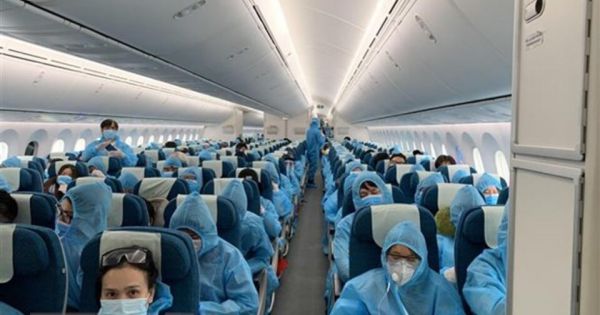 Thủ tướng yêu cầu tạm dừng các chuyến bay từ nơi có biến thể mới virus SARS-CoV-2