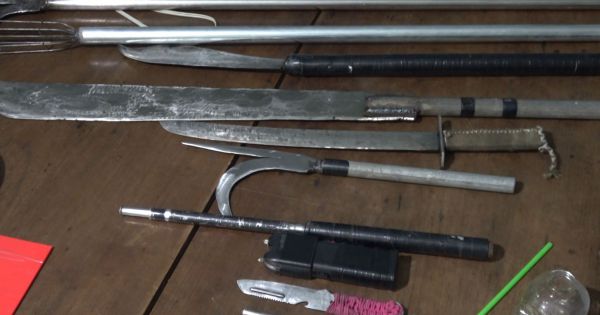 Bắt quả tang đối tượng tàng trữ ma tuý, vũ khí, công cụ hỗ trợ