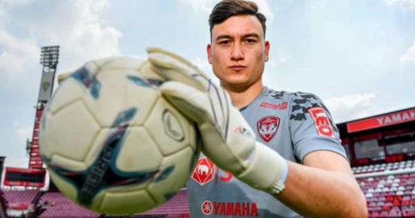 Thủ môn Đặng Văn Lâm sang Nhật Bản thi đấu