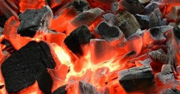 Đốt than củi sưởi ấm, chị tử vong, em nguy kịch