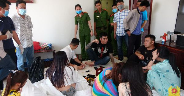 Tiền Giang: Bắt quả tang 11 đối tượng sử dụng ma túy trong khách sạn