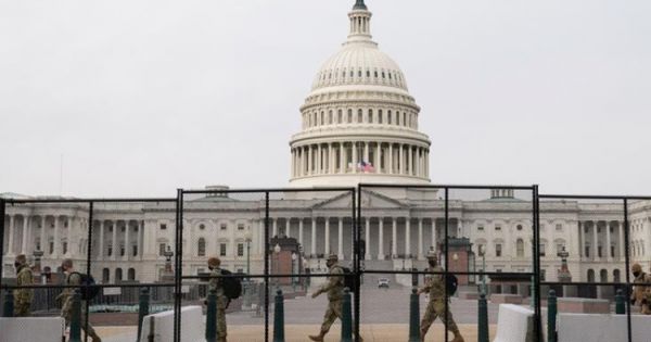 Tổng thống Trump ban bố tình trạng khẩn cấp tại thủ đô cả trong lễ tuyên thệ của ông Biden