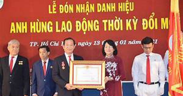 Bệnh viện Nhân dân 115 đón nhận danh hiệu Anh hùng thời kỳ đổi mới