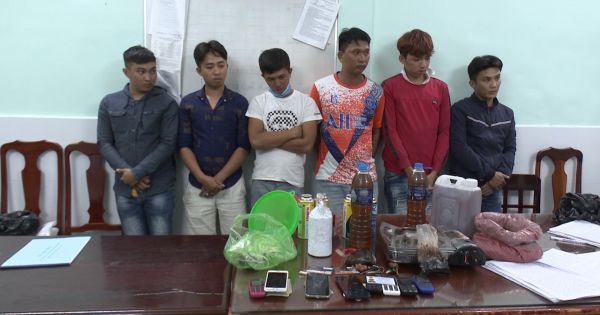 Kiên Giang: Khởi tố 06 đối tượng “hô biến” đường cát và nước thành mật ong rừng