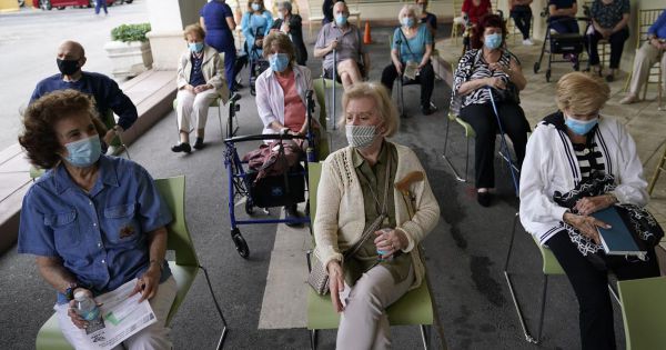 Thế giới vượt 95 triệu ca nhiễm SARS-CoV-2