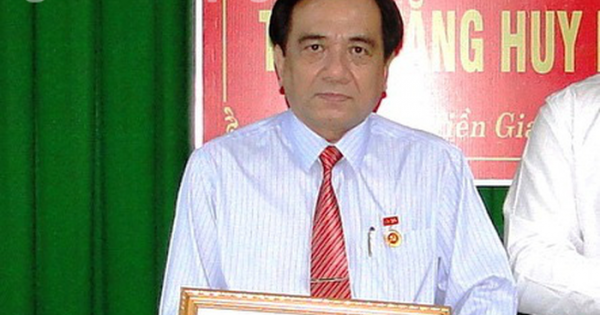 Bắt khẩn cấp Chánh Văn phòng Sở Y tế tỉnh Tiền Giang