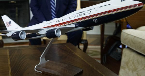 Chiếc Không lực Một giá 5,3 tỷ USD phục vụ Tổng thống Biden