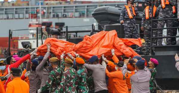 Hé lộ nghi vấn nguyên nhân vụ rơi máy bay