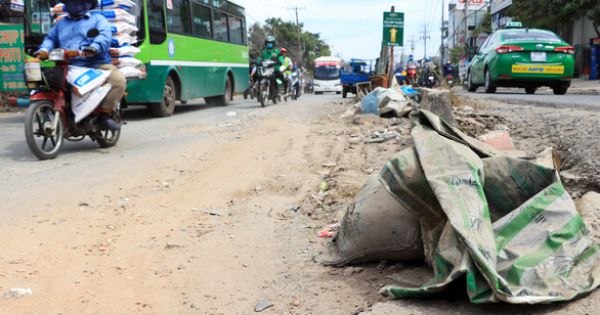 Trước ngày 4-2, công trình chiếm dụng mặt đường tại TP.HCM phải tháo dỡ rào chắn