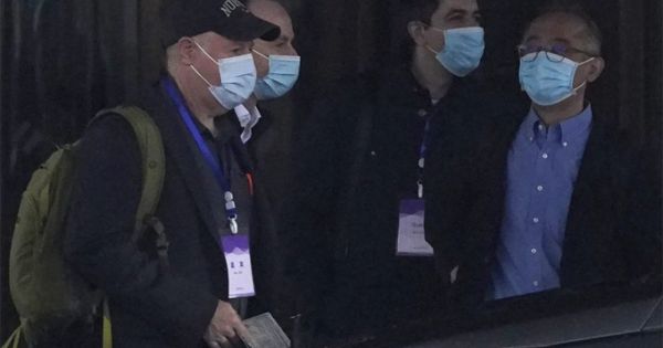 Nhóm điều tra WHO thăm trung tâm kiểm soát dịch bệnh Hồ Bắc