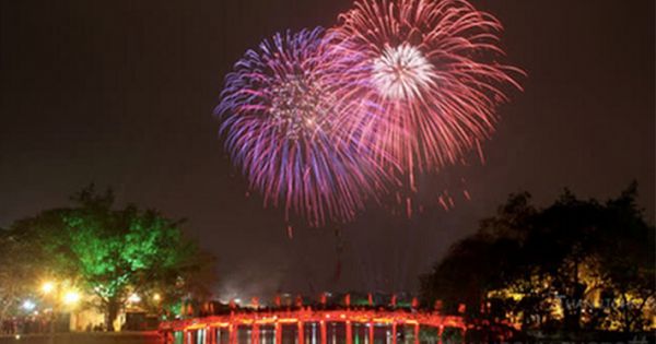 Hà Nội dừng bắn pháo hoa đêm giao thừa tại 30 quận, huyện phòng dịch COVID-19
