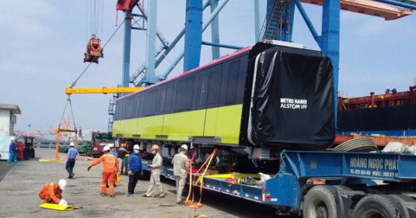Đoàn tàu thứ hai metro Nhổn - Ga Hà Nội về Việt Nam