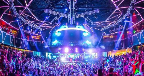 Từ 12 giờ ngày 9/2, TP Hồ Chí Minh không tổ chức khai mạc đường hoa, đóng cửa toàn bộ quán karaoke, bar