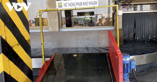 Sân bay Tân Sơn Nhất vận hành hệ thông phun khử khuẩn hành lý