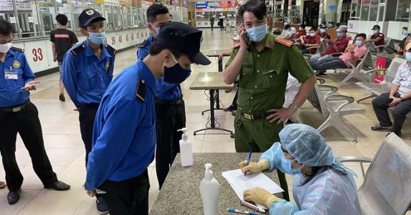 Lấy 200 mẫu xét nghiệm ngẫu nhiên Covid-19 tại Bến xe Miền Đông ngày 30 Tết