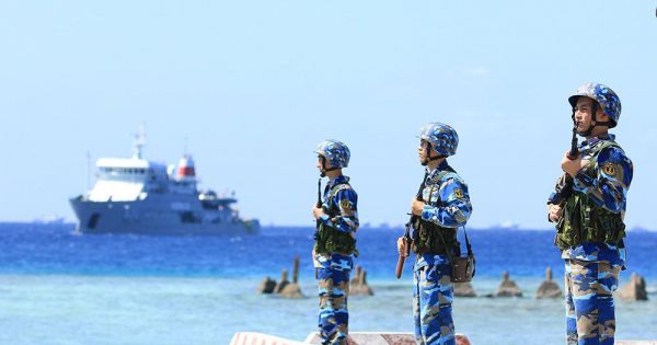 Thiêng liêng 3 hồi còi chào đón năm mới của người lính biển