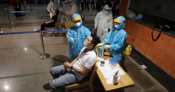 Yêu cầu sân bay Tân Sơn Nhất xét nghiệm ngẫu nhiên đối với hành khách