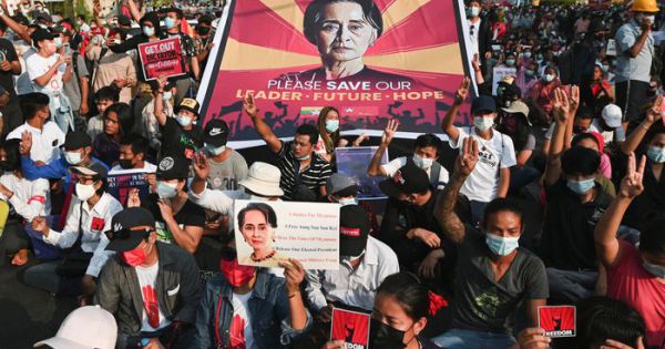 Bà Aung San Suu Kyi bị cáo buộc thêm “tội danh thứ hai”