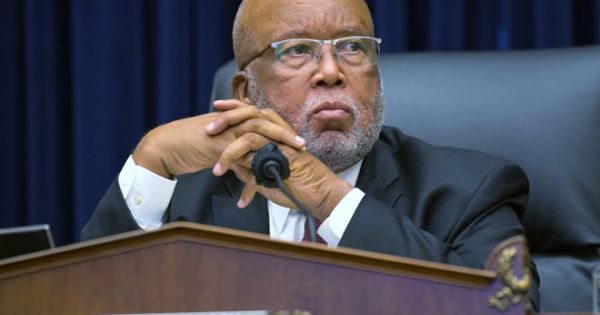 Chủ tịch Ủy ban An ninh Nội địa Hạ viện Mỹ kiện ông Trump kích động bạo loạn