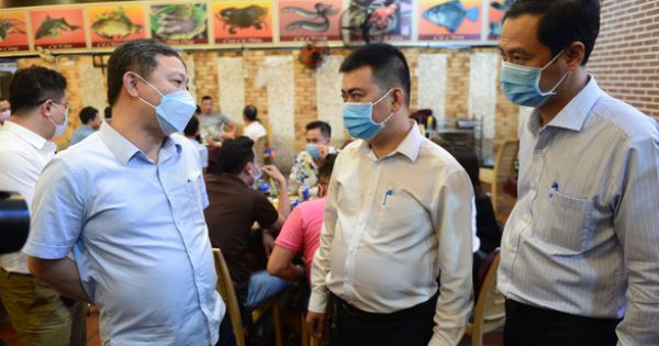 Lãnh đạo TP.HCM bất ngờ ghé các quán nhậu kiểm tra phòng dịch Covid-19
