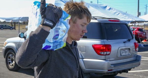 Biden tuyên bố tình trạng thảm họa nghiêm trọng ở Texas