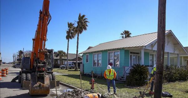 Hàng triệu người ở bang Texas vẫn thiếu nước sạch
