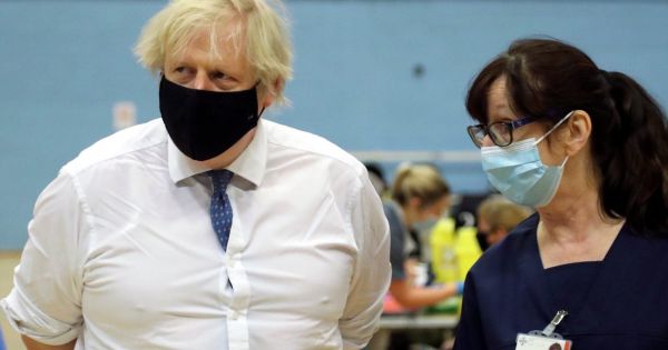 Thủ tướng Anh lên kế hoạch công bố dỡ bỏ phong tỏa từng phần