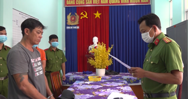 An Giang: Khởi tố, bắt giam đối tượng đi hát karaoke nợ tiền, còn gây rối, hành hung con chủ quán.