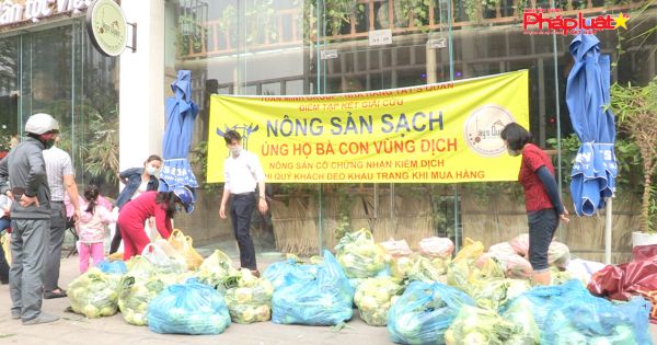 Nhóm nhà báo chung tay giải cứu 33 tấn nông sản cho bà con vùng dịch Hải Dương