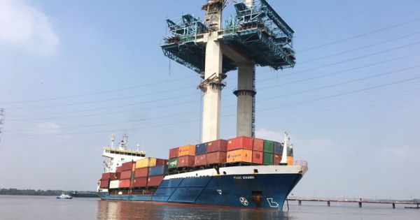 Thiệt hại 20 tỷ đồng vụ tàu đâm ở cầu Phước Khánh