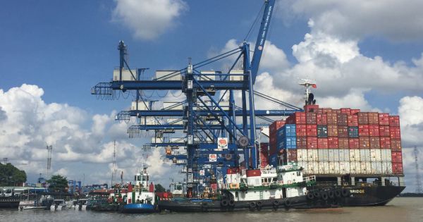 Lập tổ công tác liên bộ kiểm tra giá vận chuyển container tăng