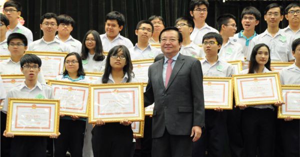 Đề xuất tăng mức thưởng lên 10 - 20 lần cho học sinh, giáo viên đạt giải thưởng cao tại các kỳ thi