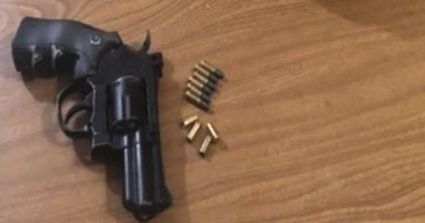 Khởi tố một đại biểu HĐND tỉnh Bến Tre tàng trữ súng