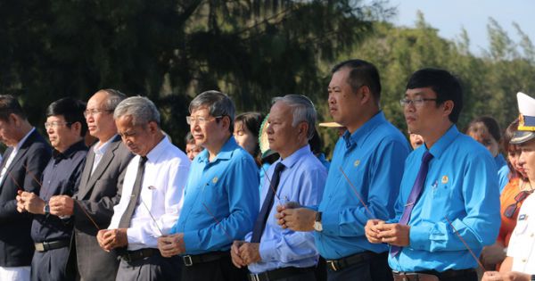 Dâng hương tưởng nhớ 64 chiến sĩ hy sinh tại Gạc Ma