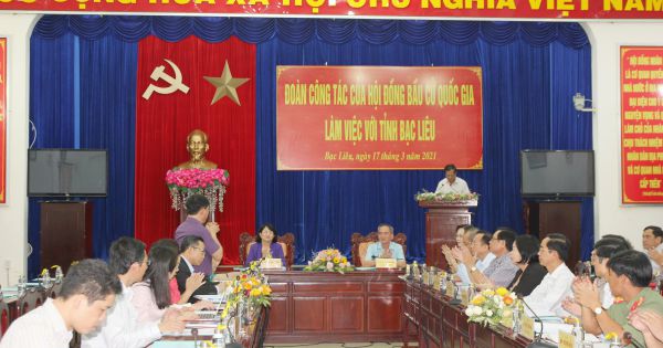 Phó Chủ tịch nước Đặng Thị Ngọc Thịnh, kiểm tra công tác bầu cử tại Bạc Liêu