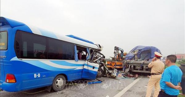 Tạm giữ lái xe khách trong vụ tai nạn khiến 2 người tử vong và 20 người bị thương