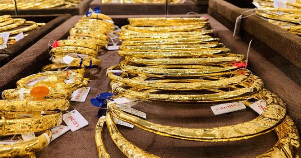 Giá vàng đồng loạt lao dốc, giảm gần nửa triệu đồng/lượng ngày 19/3