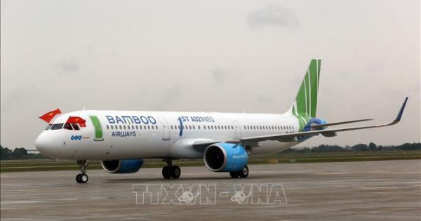 Khách mở cửa thoát hiểm máy bay Bamboo Airways làm bung phao cứu sinh