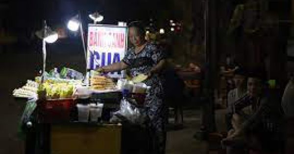 Thí điểm cho người dân bán hàng rong trên vỉa hè tại Huế