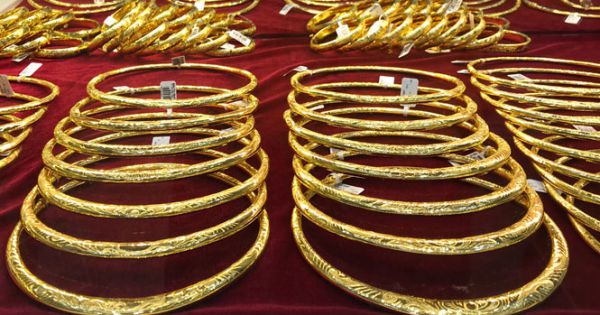 Giá vàng trong nước tăng, ngược chiều với giá vàng thế giới